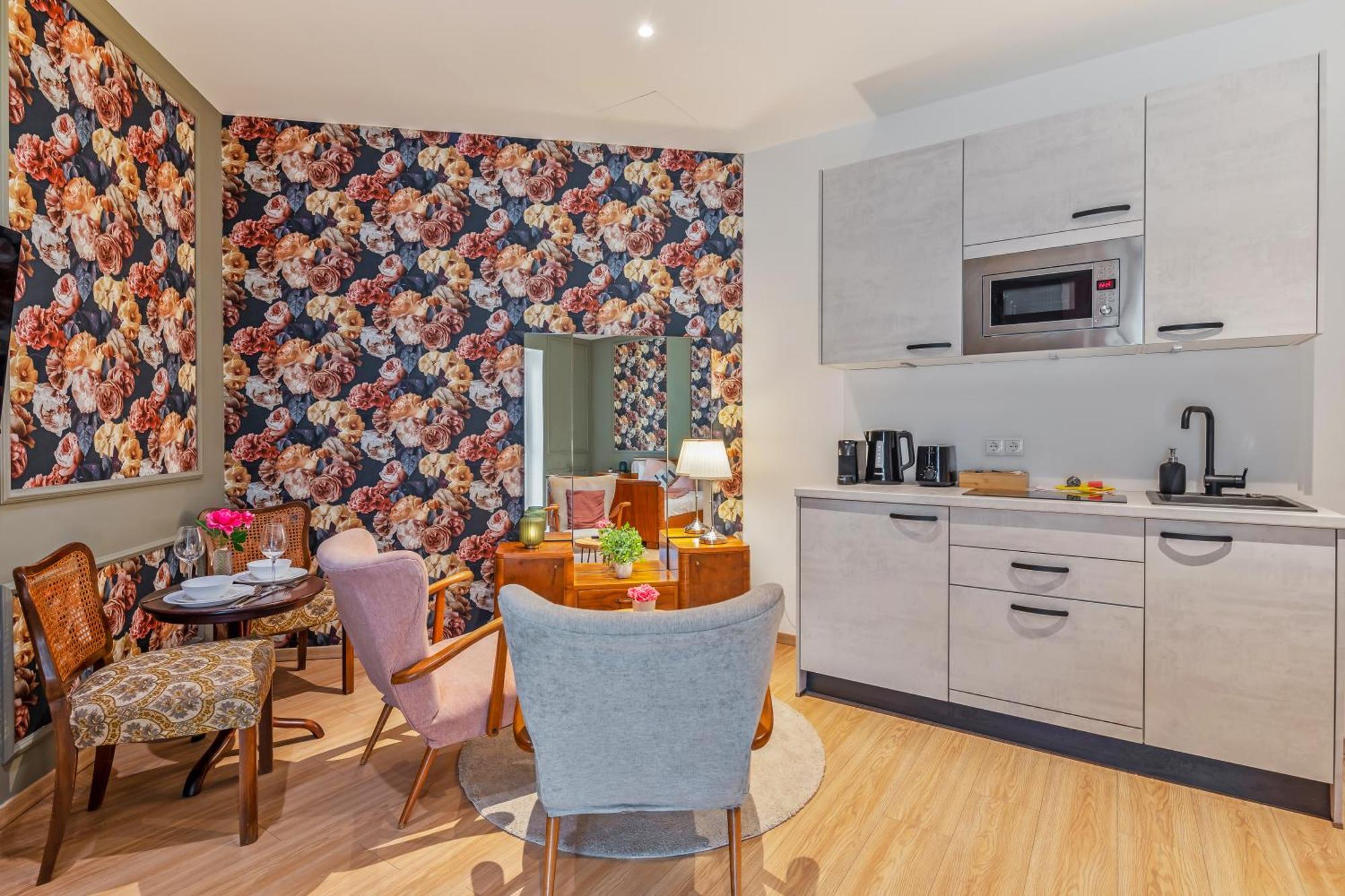 Stylish Flower Power Studio - Close To City Center & Public Transport - Ac & Wifi Vienna Exterior photo